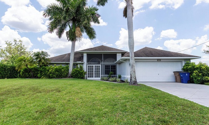 Mirror Lakes House | Villa Sophia - Pool Home