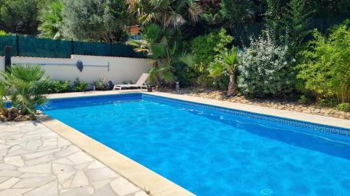 Cap d'Agde Villa | Villa spacieuse à Agde avec piscine et jardin.