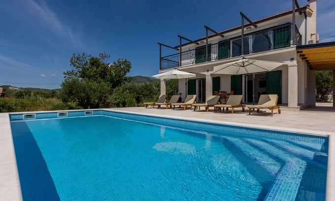 Kastel Gomilica Villa | Villa Summer time SAVE 20 percent on Split-villas com