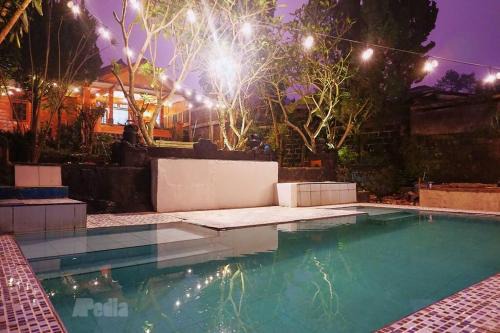 Ciloto Villa | Villa Tentram Puncak, 6 Kamar, Billiar, Karaoke