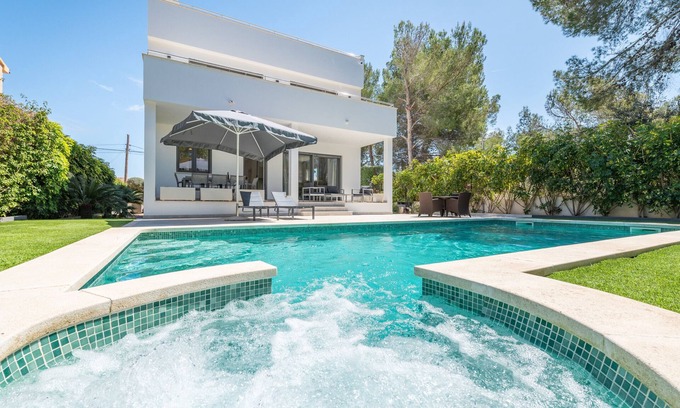 El Toro Villa | Villa 'The Tower' with Private Pool, Wi-Fi and Air Conditioning