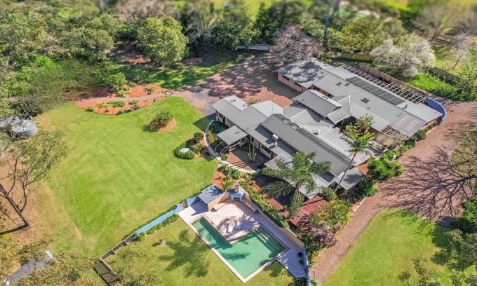 Holgate House | Villa Tierra| pool, acreage | Accom Holidays