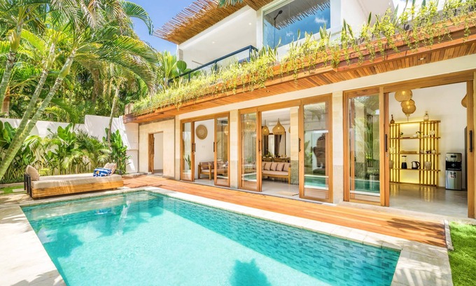 Laksmana Villa | Villa Tokyo - 3BDR - 3 min walk to KU DE TA beach