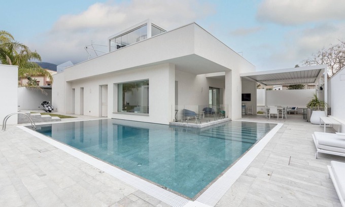 Sferracavallo Villa | Villa 'Tritone' with Sea View, Wi-Fi and Air Conditioning