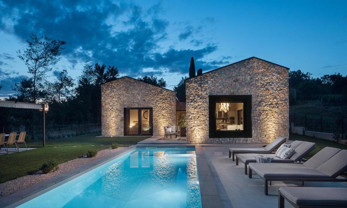Karojba Villa | Villa Ulmus near Motovun for 6 people with heated pool & jacuzzi