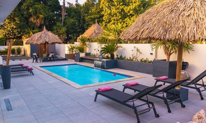 Willemstad Villa | Villa Ventre Curacao, a Tropical Paradise in Perfect Location!