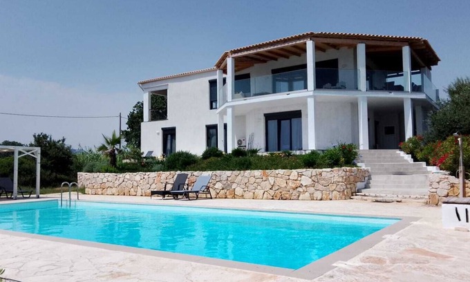 Marathias Villa | Villa VIO directly on the sea/beach with pool - miles of sandy beach