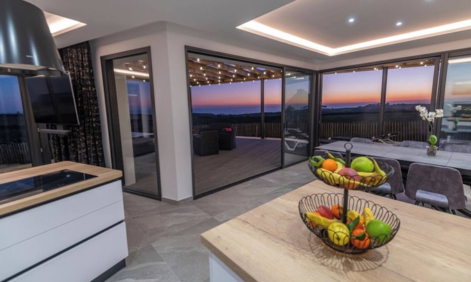 Plougonvelin Villa | Villa "Vue Mer - Les Gîtes De Fabie" with Sea View, Private Terrace & Wi-Fi