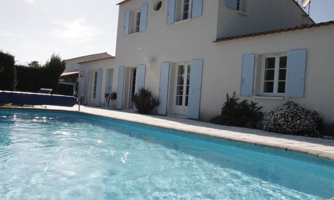 Saint-Trojan-les-Bains Villa | Villa with heated pool between beach and forest (200 m) + thalasso (500 m) 4 Bikes