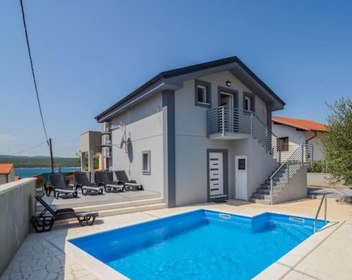 Krusevo Villa | Villa with amazing view and a private pool, Šušnjar 1
