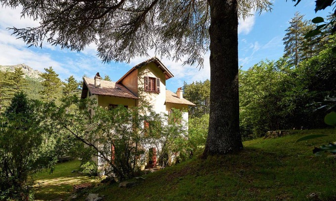 Vizzavone House | VILLA with character. early 1900s family home. quiet and serene.