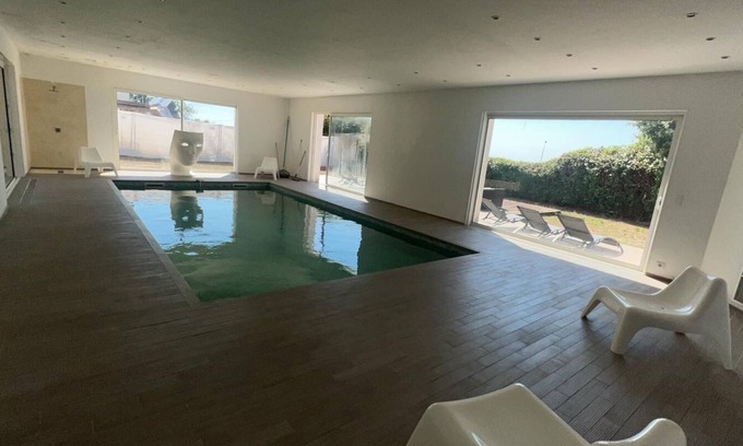 La Gaude Villa | Villa with heated indoor pool and janitor