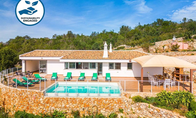Loule Villa | Villa with Infinity Pool & Views in Alte