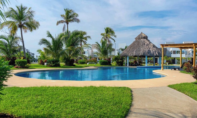 Boulevard Barra Vieja Villa | Villa with Pool Private Beach Acapulco Diamante