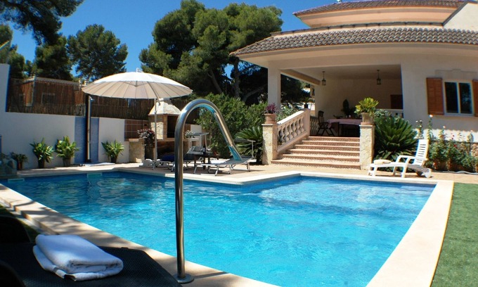 El Arenal House | Villa with pool/Jacuzzi for 10 pax