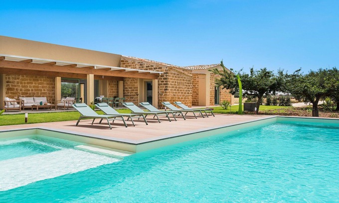 Menfi Villa | Villa with Pool and A/C in Sicily