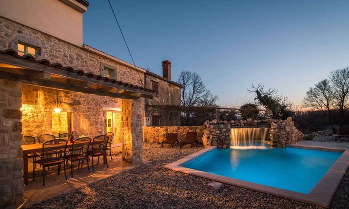 Garica Villa | Villa with pool and air conditioning