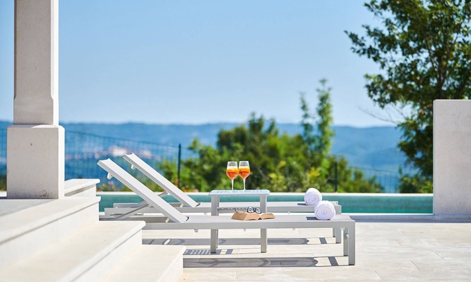 Oprtalj Villa | Villa with pool and panoramic view