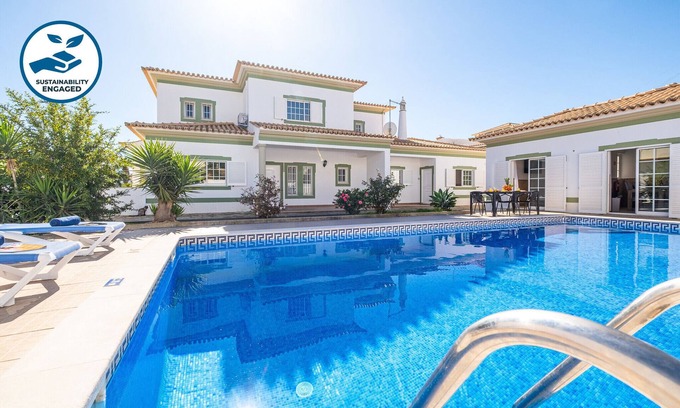 Albufeira Villa | Villa with Pool and BBQ in Albufeira