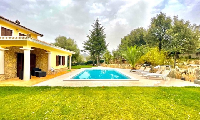 Jerzu Apartment | " Villa with Pool Deluxe "