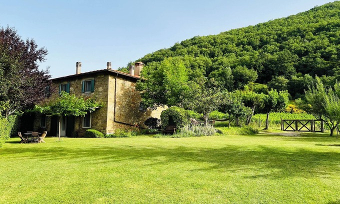 Londa Villa | Villa with pool on hill top by National Park surrounded by vineyards and olives