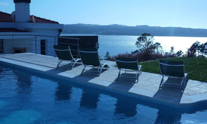 Caldas da Rainha Villa | Villa with stunning lagoon views and pool