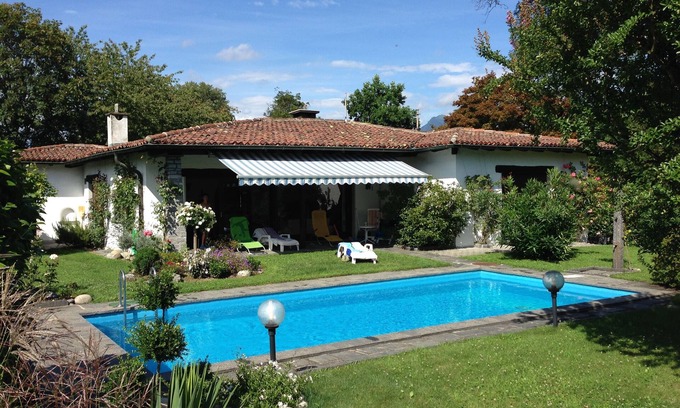 Magliaso Villa | Villa with swimming pool and large garden with parking (license no. NL-00004541)