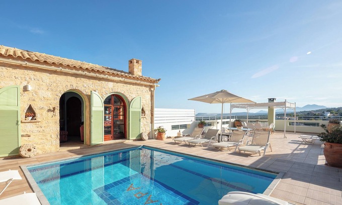 Agia Triada Villa | Villa With Unique Design and sea View, 5.5 km From the Beach!