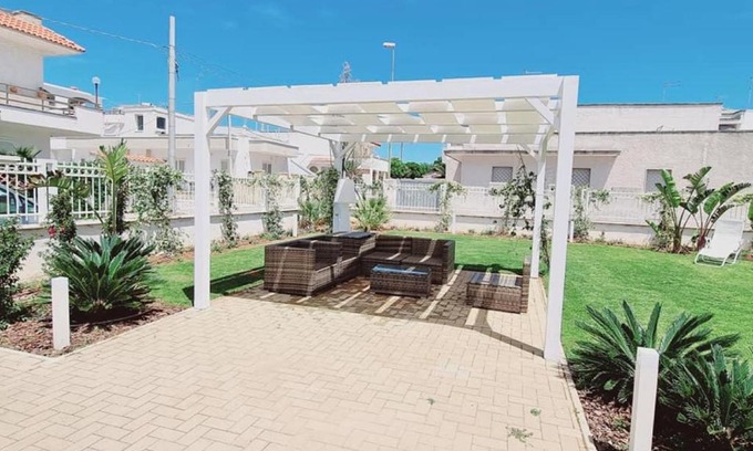 Torre Lapillo Villa | Villa Zizzari A Due Passi Dal Mare