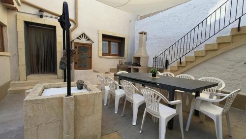 Bellvey Apartment | Village house with patio and barbecue