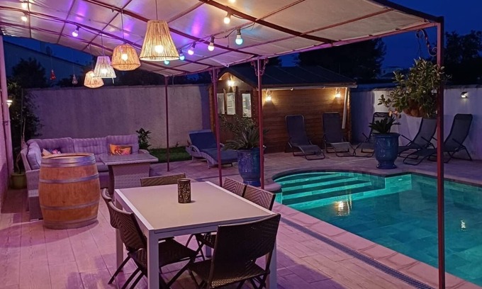 Manduel House | village house with swimming pool