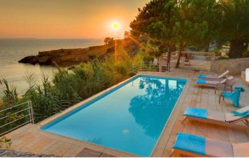 Lassi Villa | VILLAPARADISO Beach front Villa Makris Gialos