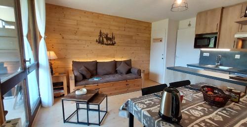 Villard-de-Lans Apartment | Villard je t'aime - Résidence Les Tennis - 2 Appartements 2 pièces 5 p et 6 p