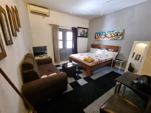 Saly Niakhniakhal Bed & Breakfast | Vince Saly 4