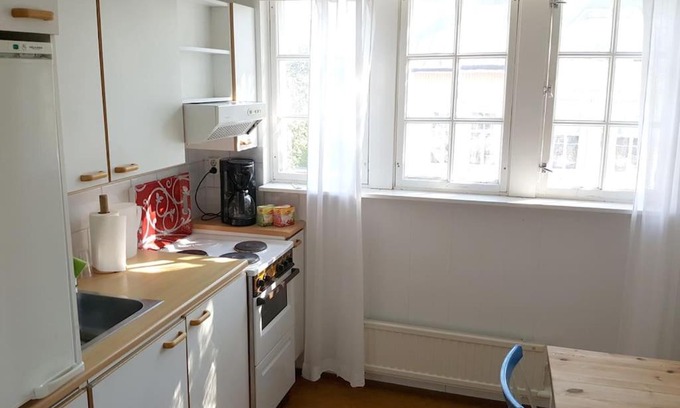 Larsmo Apartment | Vindsvåning, stenkast från centrum