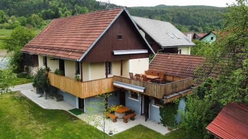Crnomelj Apartment | Vineyard cottage Kolpa Zupančič
