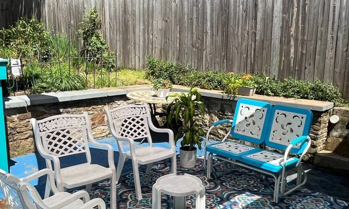 Ligonier Apartment | Vintage Motor Court Pet-friendly Ligonier Studio.