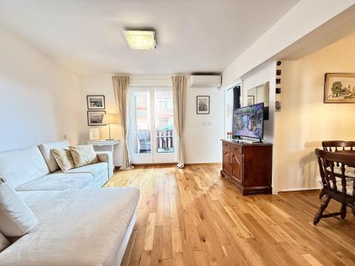 City Center Apartment | Viola Apartment
