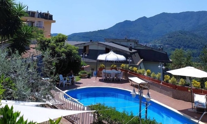 Pellezzano Apartment | Violet - Relaxation near Salerno, Pompeii & Amalfi