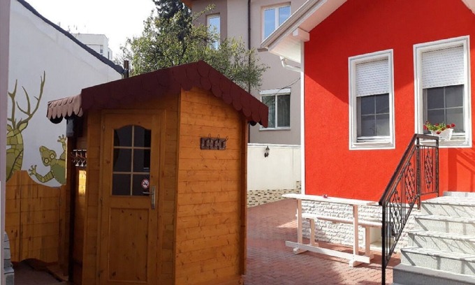 Vranyantsi Bed & Breakfast | Violette Iris