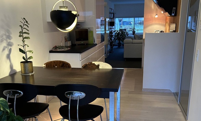 Malov Condo | Virkelig Flot og Lækker lys Lejlighed, 5 min fra Måløv Station