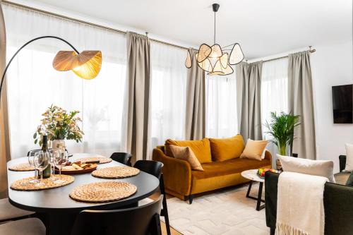 Krakow Apartment | Vistula Suite l A Lovely Place to Be