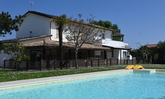 Sirolo Apartment | VIVA2 - Numana, four-room apartment in villa with swimming pool