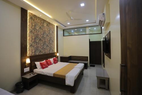 Kalaburagi Hotel | VL Patil Stays and Banquets