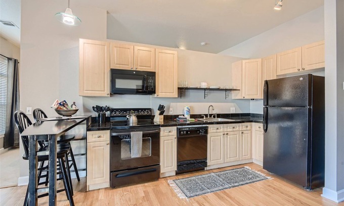 Greenwood Village Condo | VL109B - Awesome 1 Bedroom in DTC
