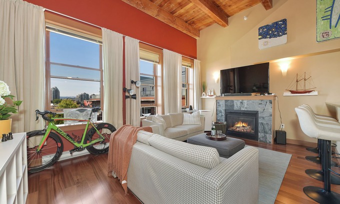 Downtown Victoria Condo | Vogue Perch - stunning two-level penthouse