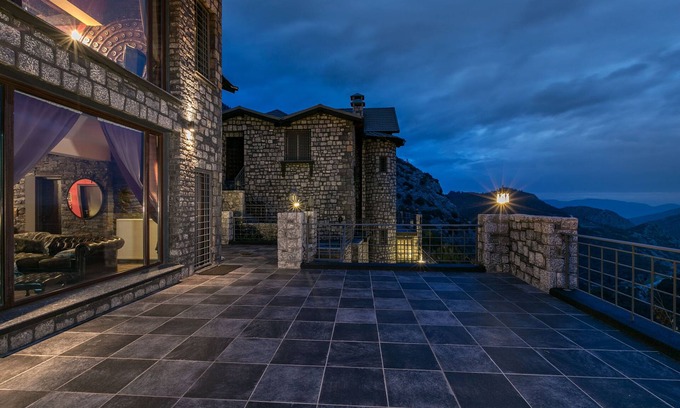 Eptalofos Villa | Volhon Mansions of Parnassos