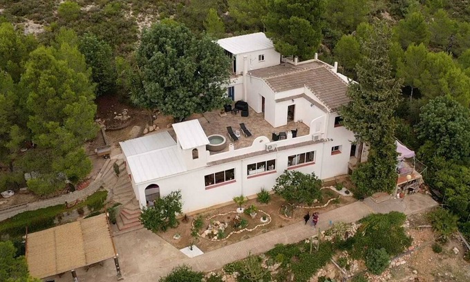 Montserrat House | VOLUBILIS VILLA with 3 guest rooms