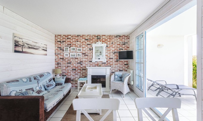 Bourgenay Apartment | Vue et face golf port bourgenay, proche mer, foret