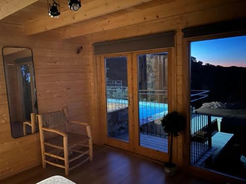 Montanchez Ski Chalet | Vuelos de Montaña l